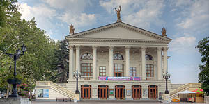 [ru]Театр им. Луначарского[en]Lunacharskiy Theater