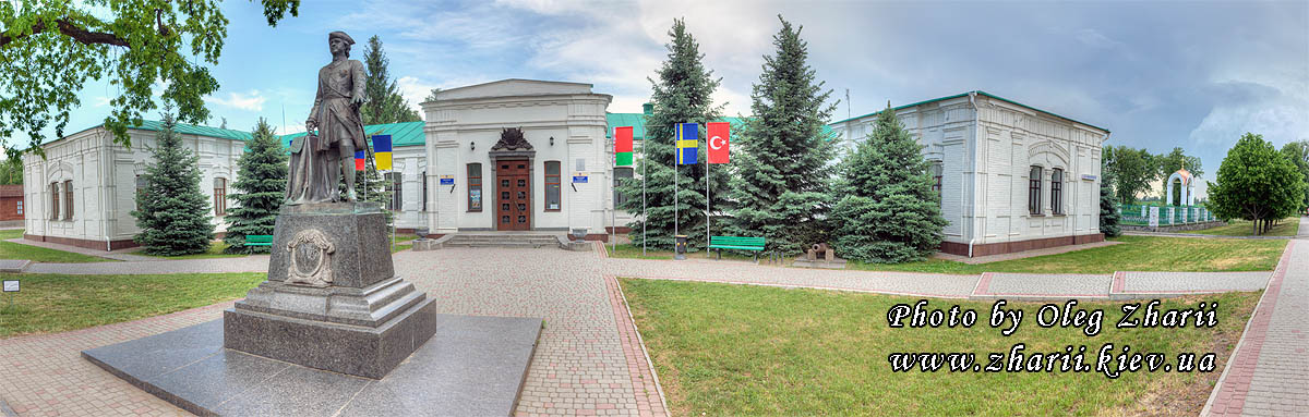 Poltava Battle Museum, Monument to Peter the First