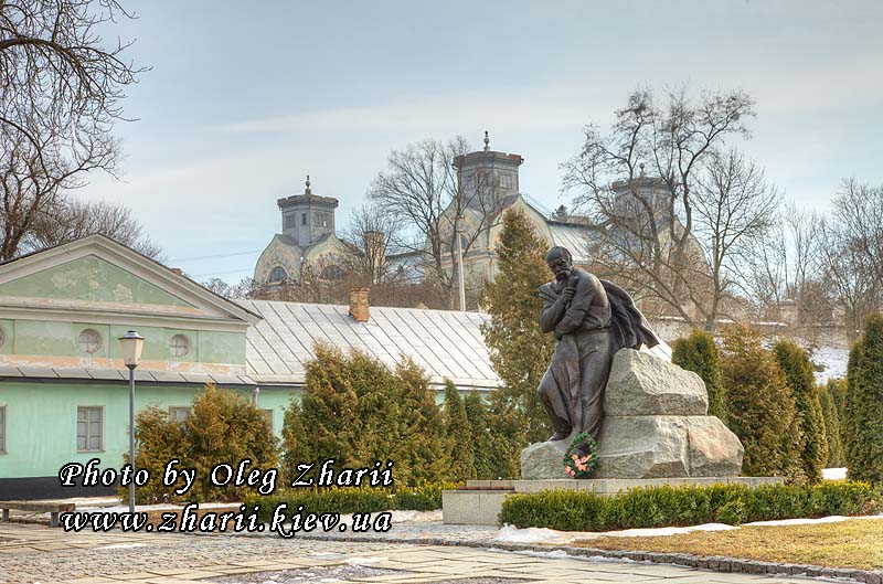 Korsun-Shevchenkovskiy, Monument to Taras Shevchenko
