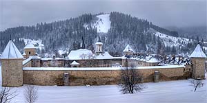 [ru] Монастырь Сучевица[en]Suchevitsa Monastery