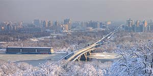 [ru]Киев, мост Метро[en]Kyiv, Metro Bridge