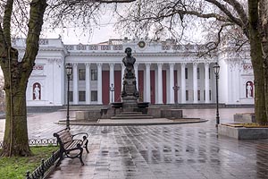 [ru]Одесса, горсовет, памятник А.С.Пушкину[en]Odessa, City Hall, Monument to Alexander Pushkin
