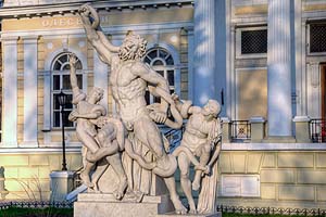 [ru]Одесса, скульптура Лаокоона[en]Odessa, Laocoon Sculpture