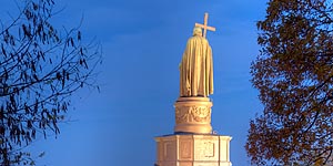 [ru]Киев, памятник Владимиру Великому[en]Kyiv, Monument to Volodymyr The Great