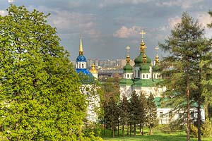 [ru]Киев, Выдубицкий монастырь[en]Kyiv, Vydubichi Monastery